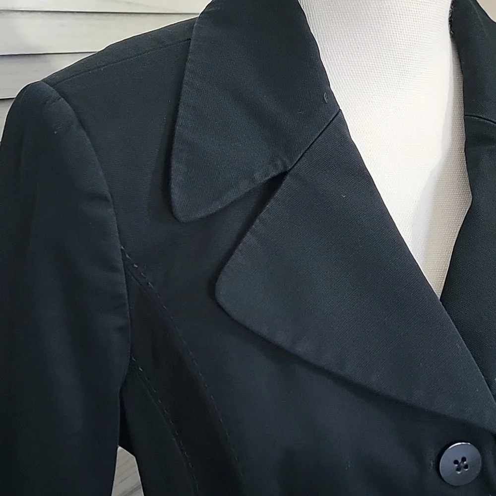 Black 4 Button Closure Structured Princess Seams Tailored Fit Blazer